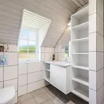 Stella - 700m From The Sea By Interhome