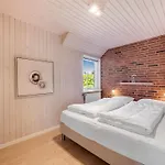 Stella - 700m From The Sea By Interhome *